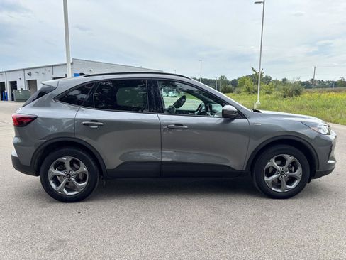 Used 2025 Ford Escape ST-Line Select AWD/4WD image 4