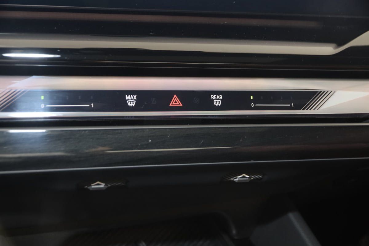 Used 2024 BMW i5 eDrive40i w/ Convenience Package RWD image 28