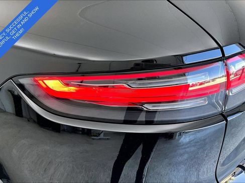 Used 2022 Porsche Cayenne AWD/4WD image 38