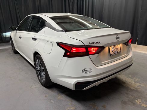 Used 2025 Nissan Altima 2.5 SV FWD image 7