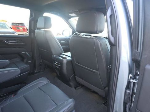 Used 2025 GMC Yukon Denali image 14