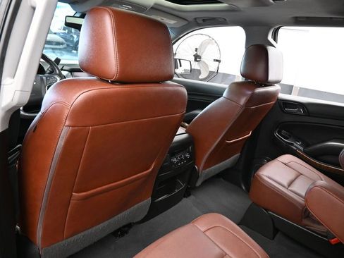 Used 2019 Chevrolet Tahoe Premier w/ Premier Plus Edition RWD image 38