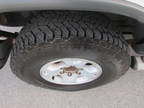 Used 2000 Nissan Xterra XE image 14