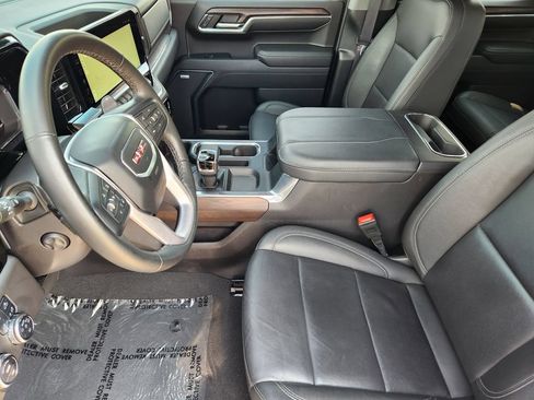 Used 2024 GMC Sierra 1500 SLT AWD/4WD image 14