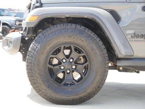 Used 2021 Jeep Gladiator Sport AWD/4WD image 5