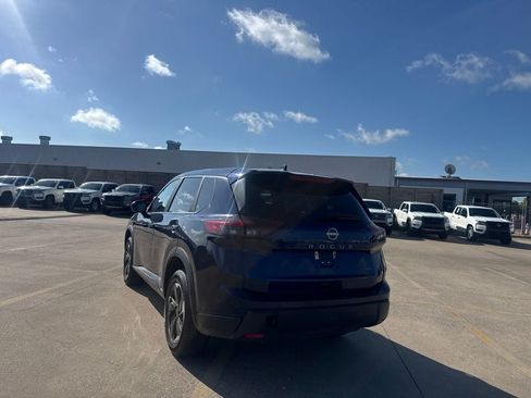 Certified 2025 Nissan Rogue SV AWD/4WD image 15