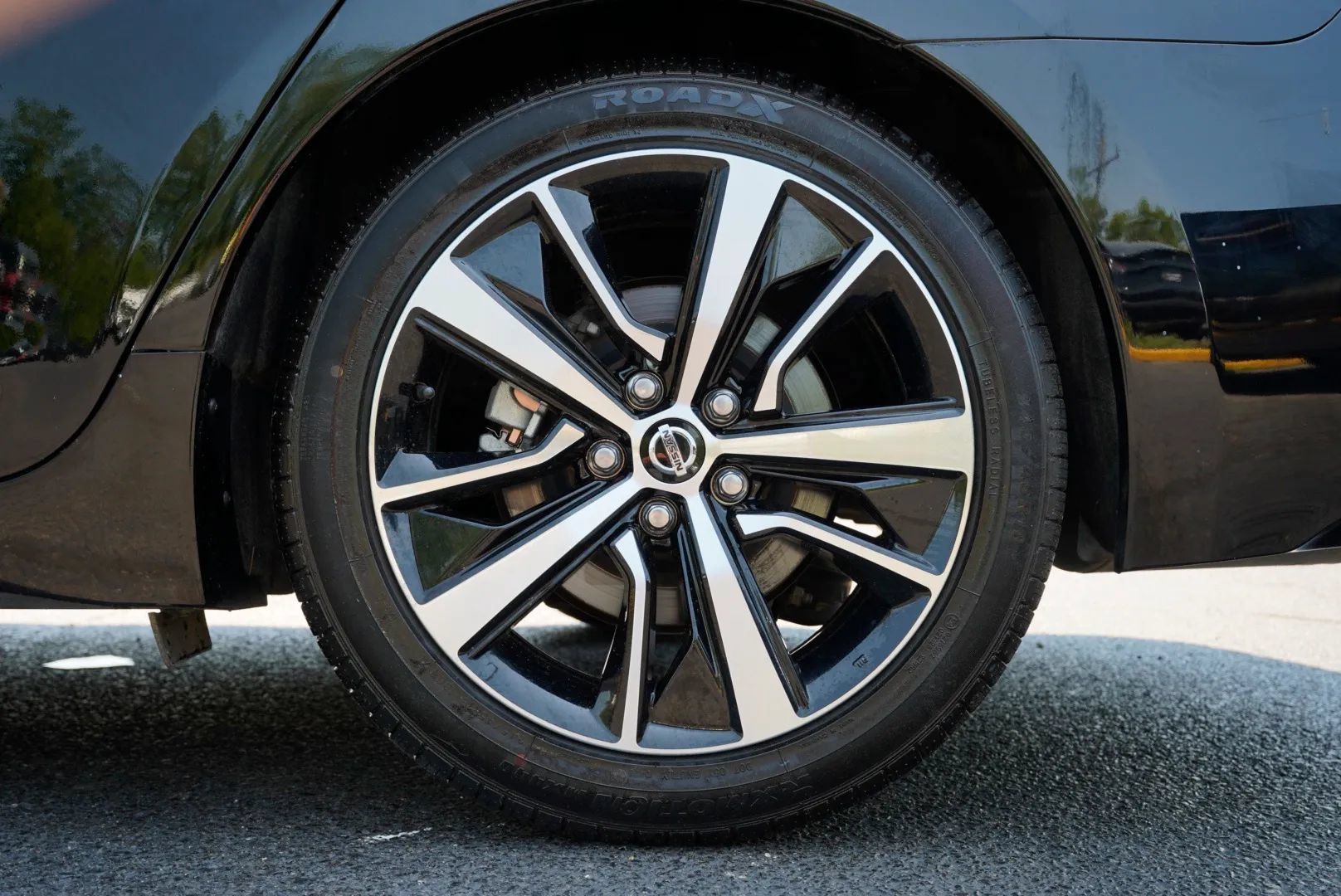 Used 2022 Nissan Maxima SV w/ Floor Mat Group FWD image 15