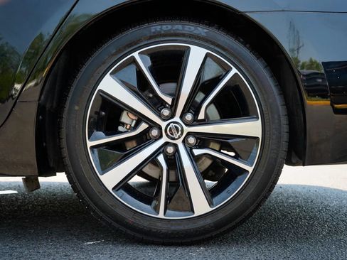 Used 2022 Nissan Maxima SV w/ Floor Mat Group FWD image 15
