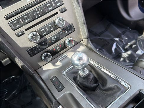 Used 2011 Ford Mustang GT Premium w/ Comfort Pkg RWD image 16