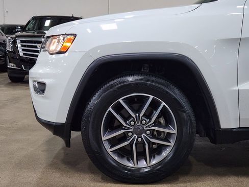Used 2019 Jeep Grand Cherokee Limited image 5