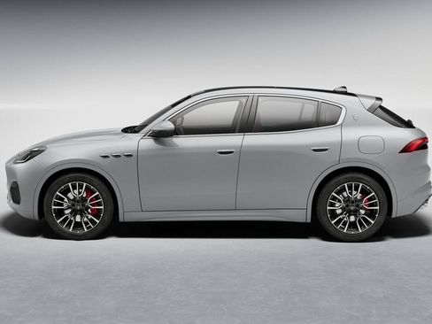 New 2025 Maserati Grecale GT image 2