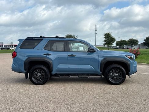 Used 2026 Toyota 4Runner SR5 RWD image 5