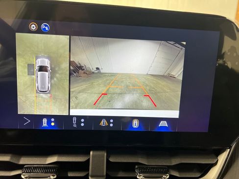 New 2026 Chevrolet Equinox LT w/ Convenience Package II image 24