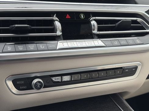 Used 2020 BMW X7 xDrive40i w/ M Sport Package image 30