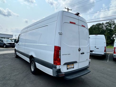 Used 2022 Mercedes-Benz Sprinter 3500 image 3