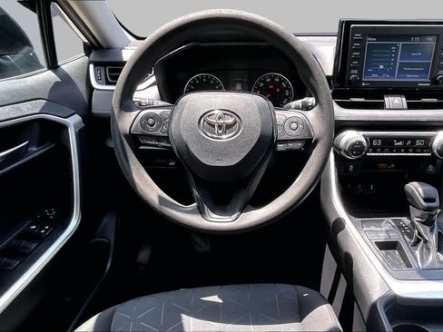 Used 2020 Toyota RAV4 XLE w/ Convenience Package FWD image 5