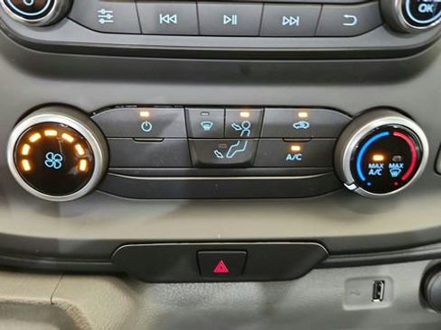 New 2025 Ford Transit 250 148 Medium Roof image 15