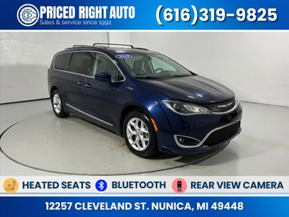 Used 2020 Chrysler Pacifica Touring-L w/ Tire & Wheel Group