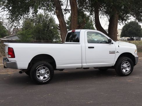 Used 2016 RAM 2500 Tradesman w/ Chrome Appearance Group AWD/4WD image 4