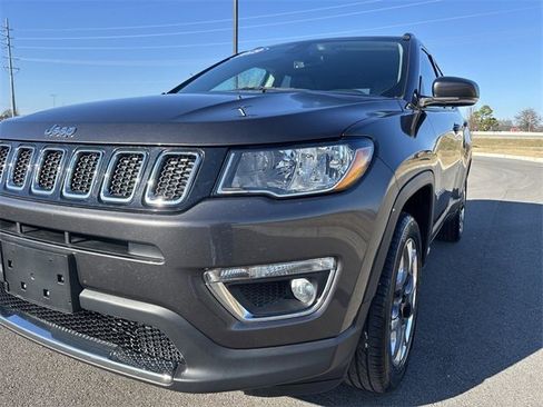 Used 2019 Jeep Compass Limited image 9