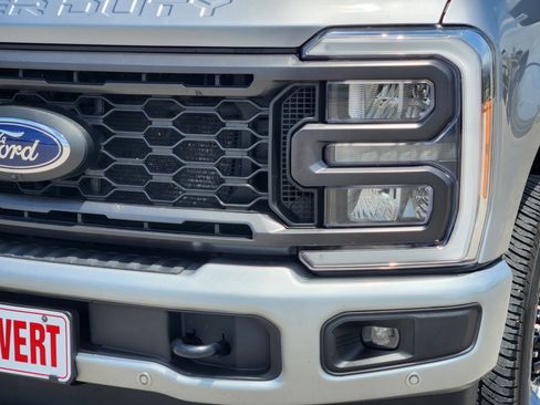 Used 2023 Ford F250 Lariat w/ Lariat Ultimate Package AWD/4WD image 8