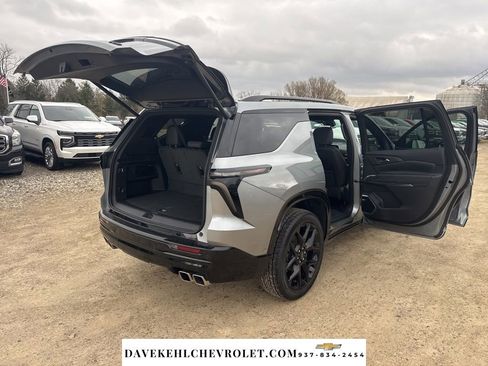 Used 2024 Chevrolet Traverse RS image 44