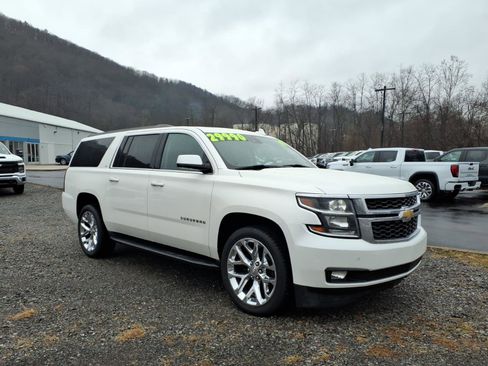 Used 2019 Chevrolet Suburban LT image 1