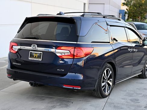 Used 2018 Honda Odyssey Elite image 7