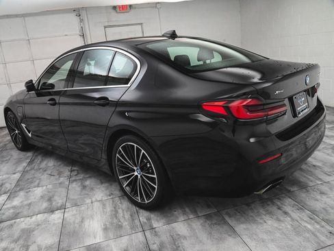 Used 2023 BMW 530e xDrive w/ Premium Package image 4