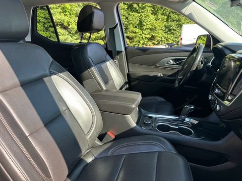 Used 2020 Chevrolet Traverse Premier w/ Redline Edition AWD/4WD image 17