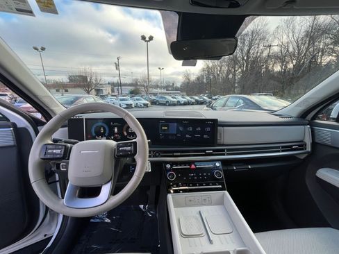 Used 2025 Hyundai Santa Fe SEL image 29