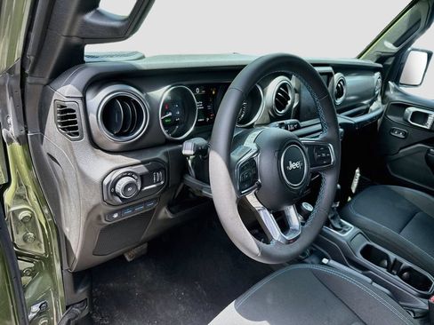 Used 2023 Jeep Wrangler Unlimited Rubicon 4xe AWD/4WD image 10