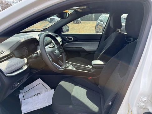 Used 2023 Jeep Compass Sport image 10