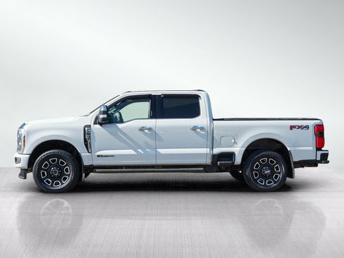 Used 2023 Ford F250 Platinum AWD/4WD image 2