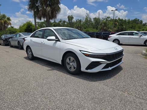 New 2026 Hyundai Elantra SE FWD image 9