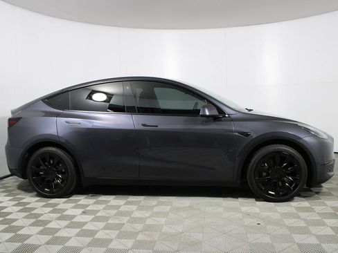 Used 2021 Tesla Model Y Long Range image 33