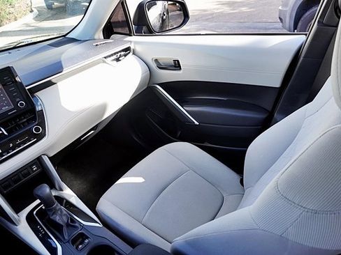 Used 2022 Toyota Corolla Cross L image 22