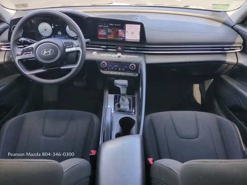 Used 2024 Hyundai Elantra SEL FWD image 15