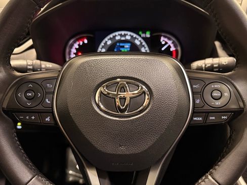 Used 2023 Toyota RAV4 XLE Premium image 19