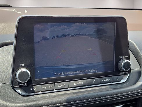 Used 2023 Nissan Rogue SV FWD image 25