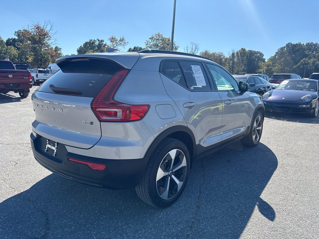 Used 2025 Volvo XC40 B5 Plus AWD/4WD image 5