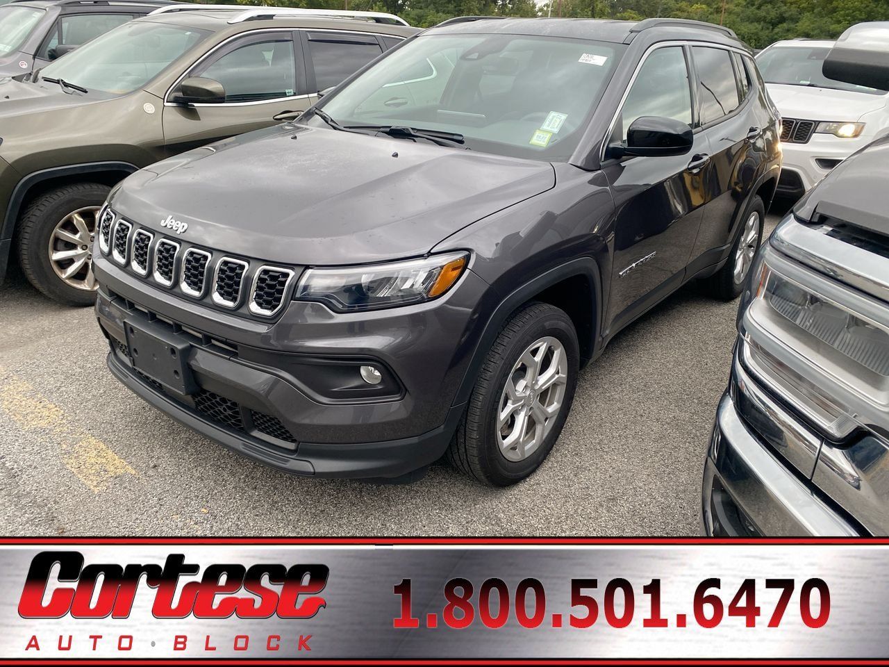 Used 2024 Jeep Compass Latitude AWD/4WD image 1