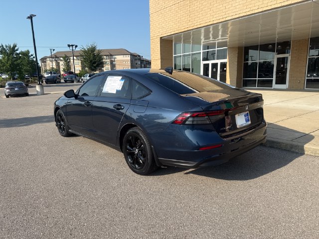 Certified 2025 Honda Accord SE image 2