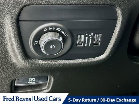 Used 2023 Jeep Grand Cherokee Limited AWD/4WD image 15