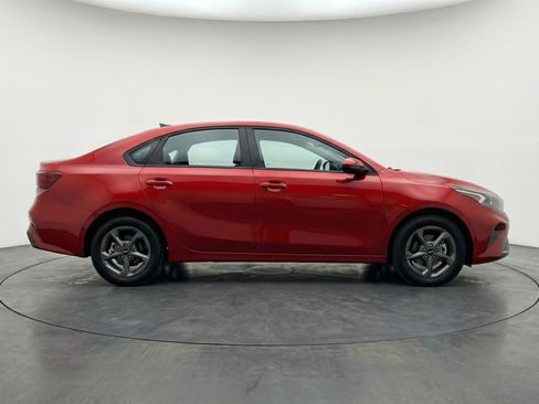 Used 2025 Kia K4 FWD image 11