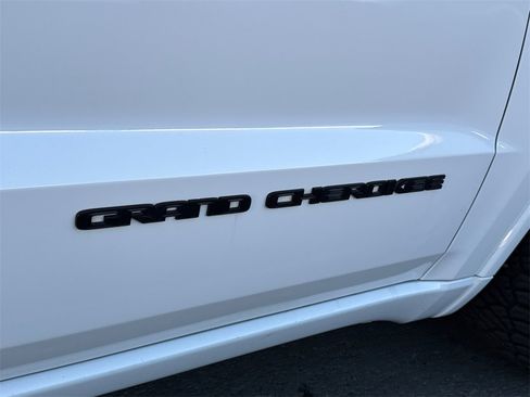 Used 2020 Jeep Grand Cherokee Altitude image 8