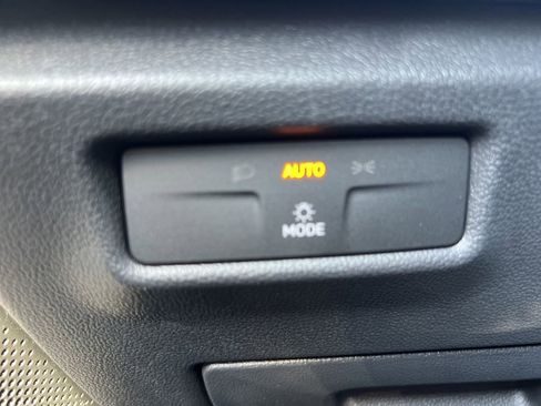 New 2025 Volkswagen Tiguan S image 17