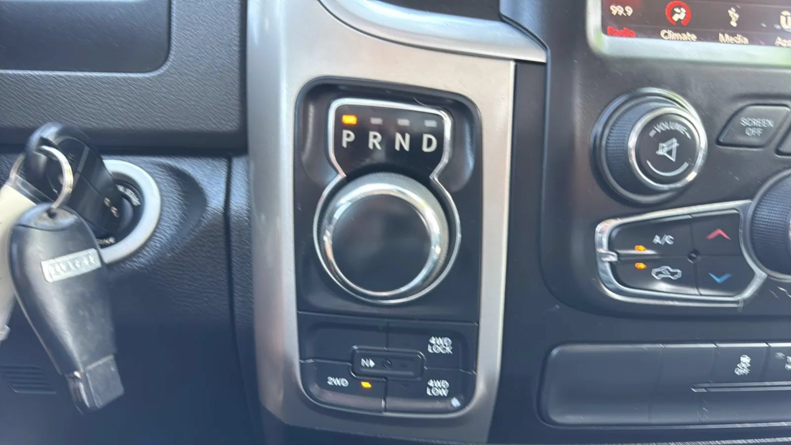 Used 2019 RAM 1500 Classic SLT w/ Luxury Group AWD/4WD image 41