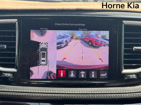Used 2023 Chrysler Pacifica Touring-L FWD image 23