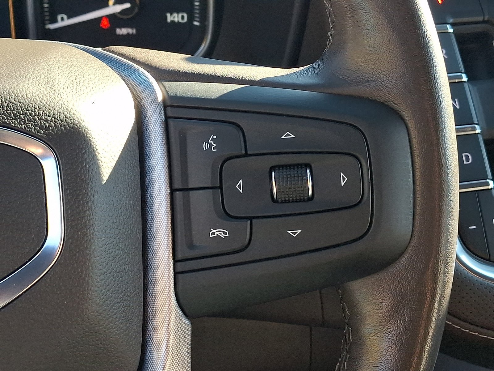 Used 2021 GMC Yukon SLT w/ Rear Media and Nav Package AWD/4WD image 24